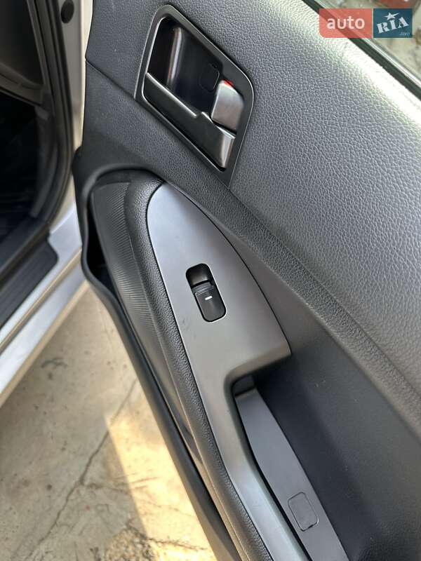 Седан Kia K5 2012 в Измаиле