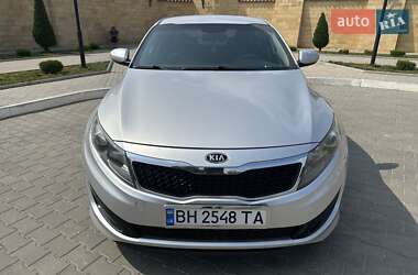 Седан Kia K5 2012 в Измаиле
