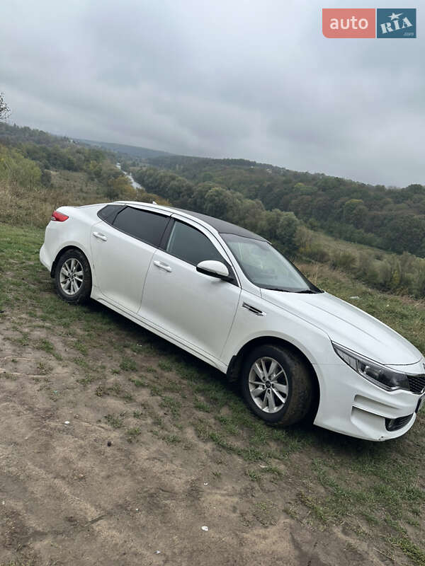 Седан Kia K5 2018 в Виннице