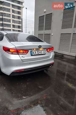 Седан Kia K5 2016 в 