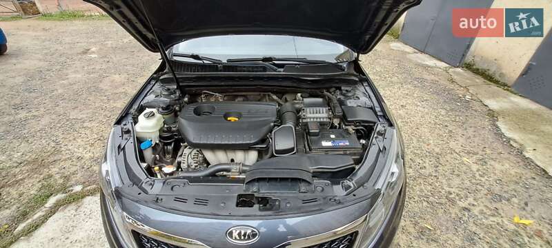 Седан Kia K5 2011 в Одессе