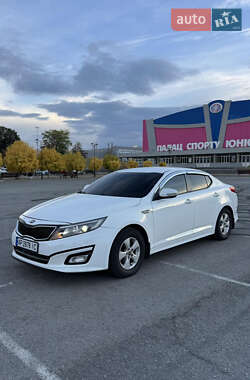 Седан Kia K5 2014 в 