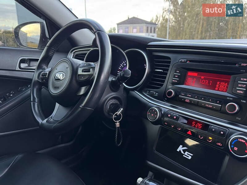 Седан Kia K5 2014 в Запорожье