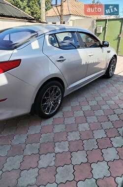 Седан Kia K5 2013 в Дніпрі