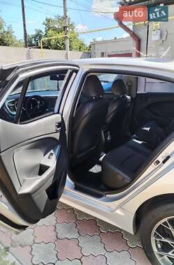 Седан Kia K5 2013 в 
