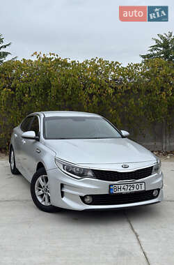 Седан Kia K5 2015 в Одессе