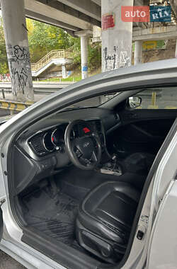 Седан Kia K5 2012 в 