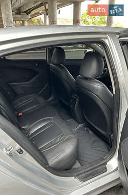 Седан Kia K5 2012 в 