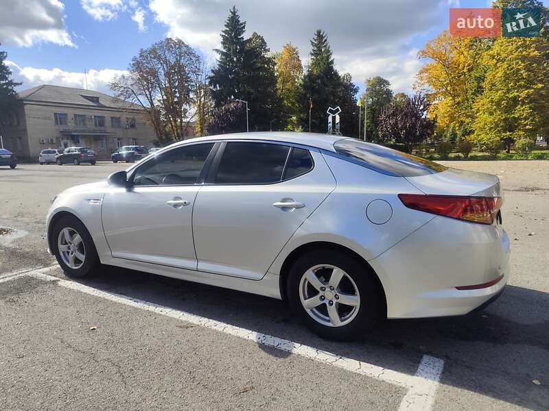 Седан Kia K5 2011 в Баришівка
