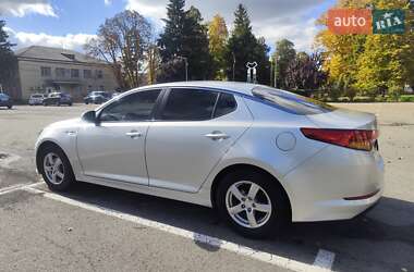 Седан Kia K5 2011 в 