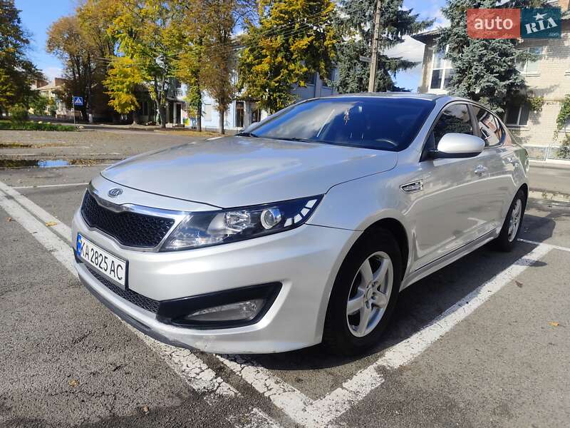 Седан Kia K5 2011 в Баришівка