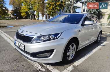 Седан Kia K5 2011 в 