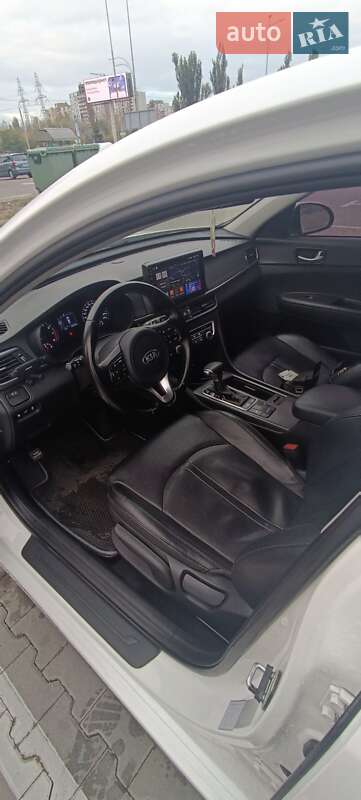 Седан Kia K5 2016 в Києві