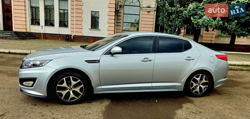 Седан Kia K5 2013 в Знаменке