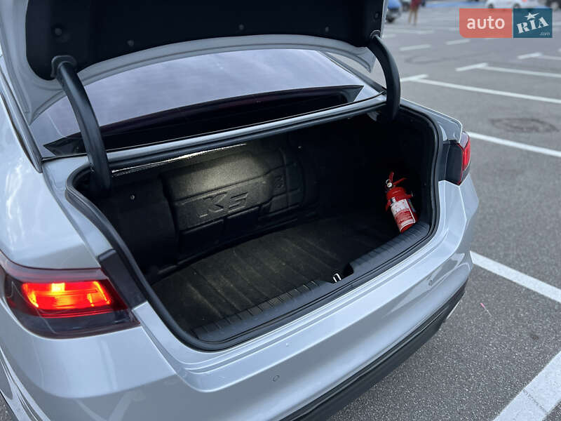 Седан Kia K5 2016 в Києві