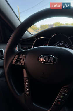 Седан Kia K5 2012 в Києві