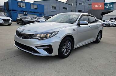 Седан Kia K5 2018 в Киеве