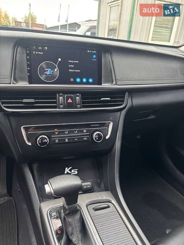 Седан Kia K5 2017 в Киеве
