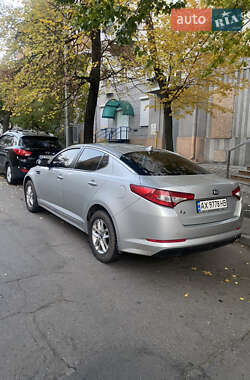 Седан Kia K5 2013 в 