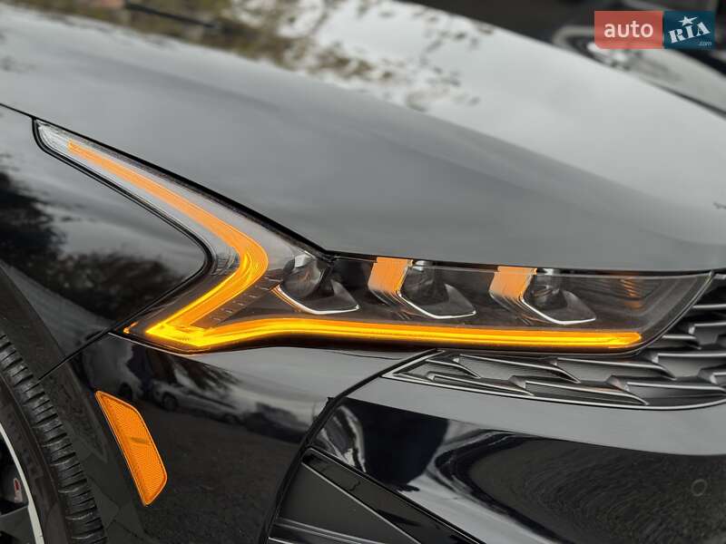 Седан Kia K5 2023 в Києві