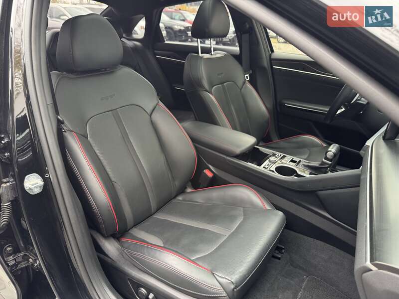 Седан Kia K5 2023 в Києві