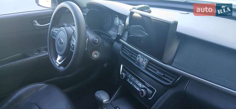 Седан Kia K5 2015 в Одесі