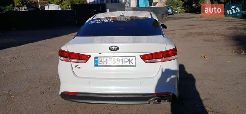 Седан Kia K5 2015 в Одесі