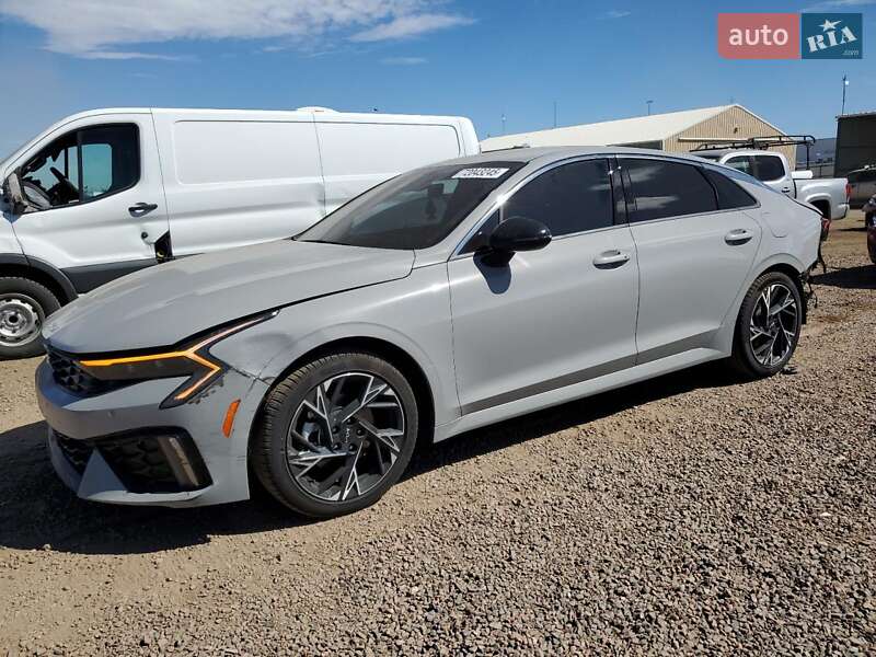 Седан Kia K5 2024 в Львове