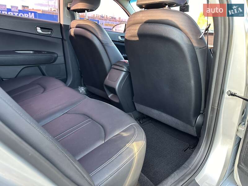 Седан Kia K5 2016 в Киеве