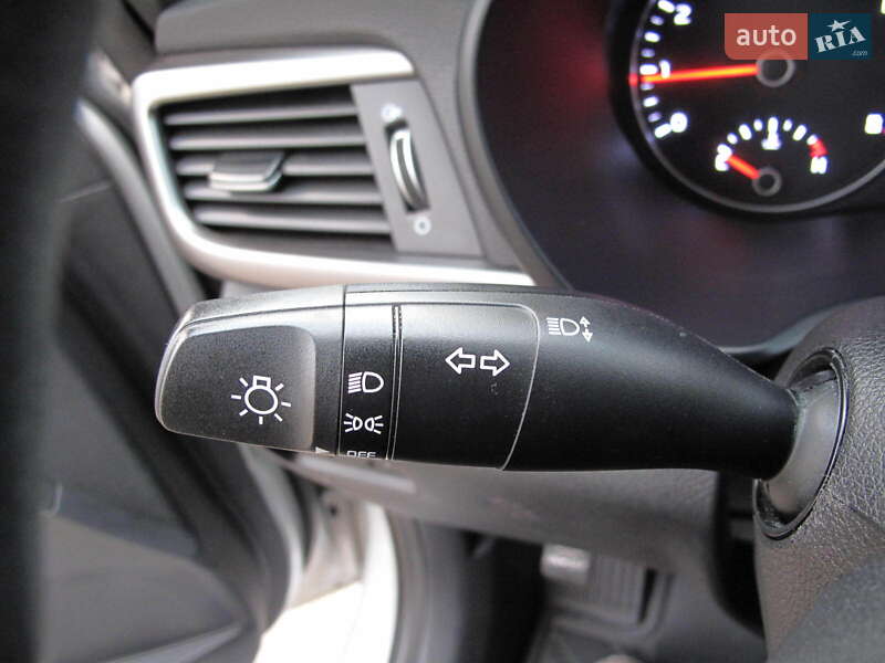 Седан Kia K5 2017 в Киеве фото 44 Седан Kia K5 2017 в Киеве