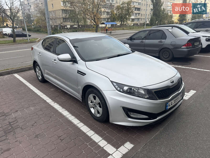 Седан Kia K5 2013 в Киеве