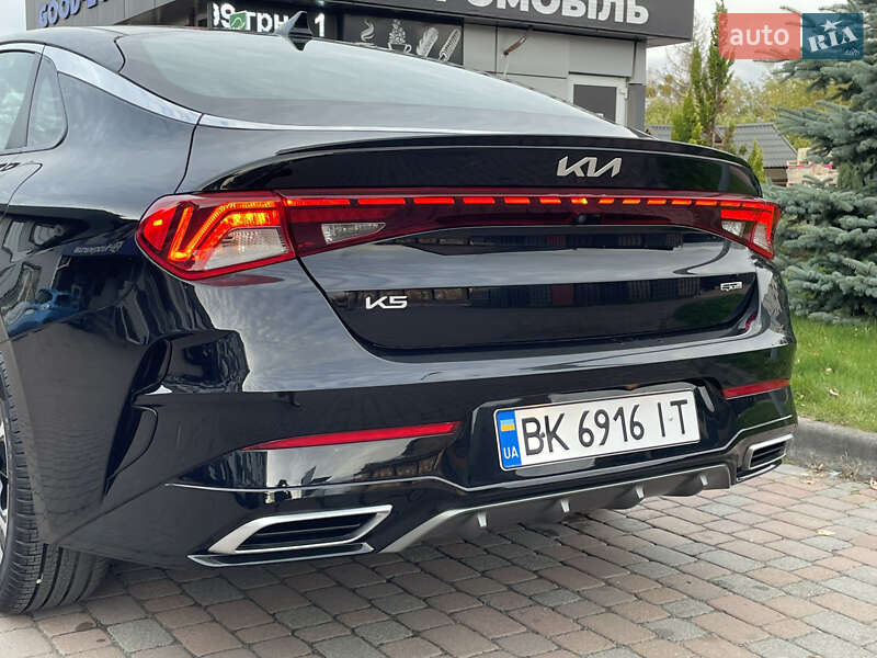 Седан Kia K5 2023 в Сарнах