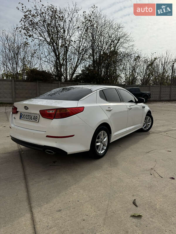 Седан Kia K5 2014 в Одессе