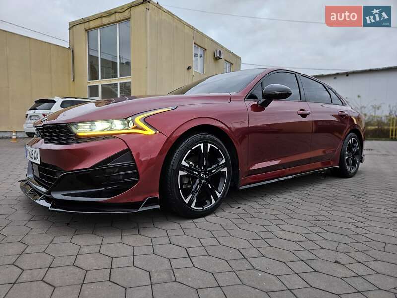 Седан Kia K5 2020 в Львове