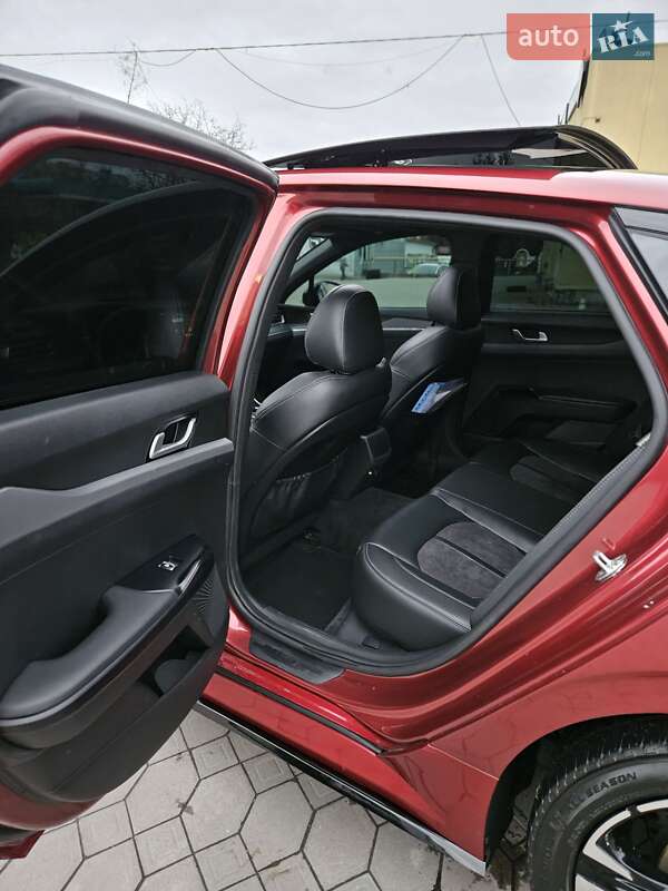 Седан Kia K5 2020 в Львове