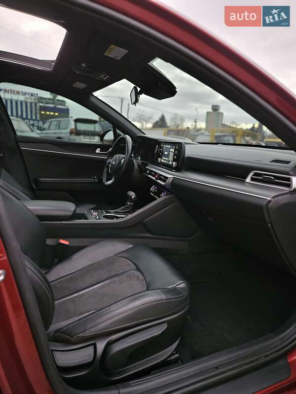 Седан Kia K5 2020 в Львове