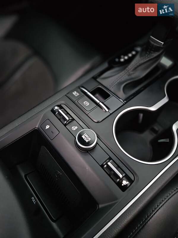 Седан Kia K5 2020 в Львове