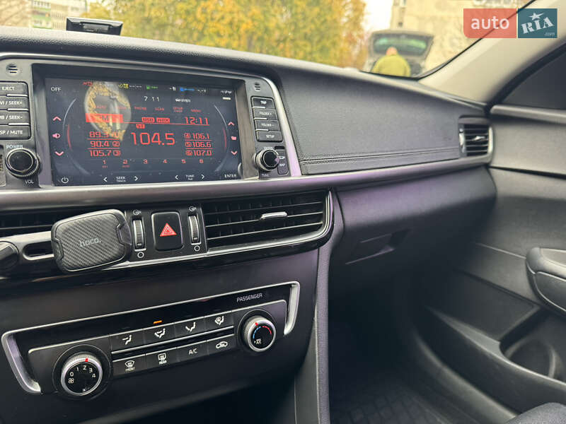 Седан Kia K5 2016 в Харькове