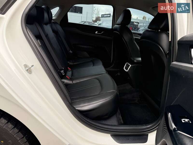 Седан Kia K5 2020 в Одессе