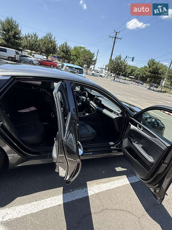 Седан Kia K5 2020 в Одесі