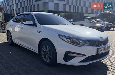 Седан Kia K5 2018 в Одессе