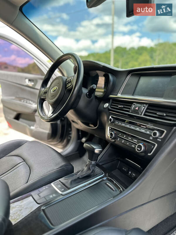 Седан Kia K5 2016 в Сумах