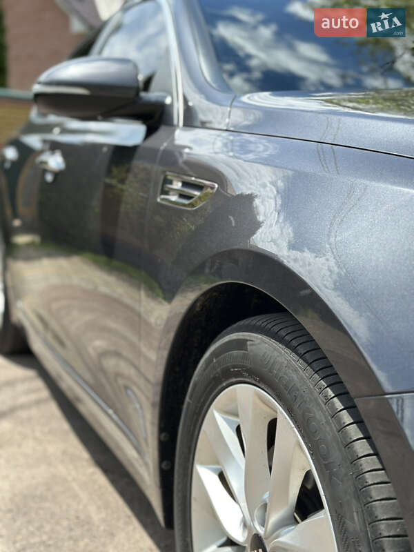 Седан Kia K5 2016 в Сумах