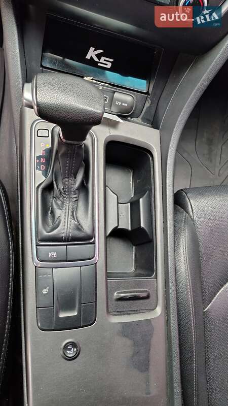 Седан Kia K5 2015 в Киеве