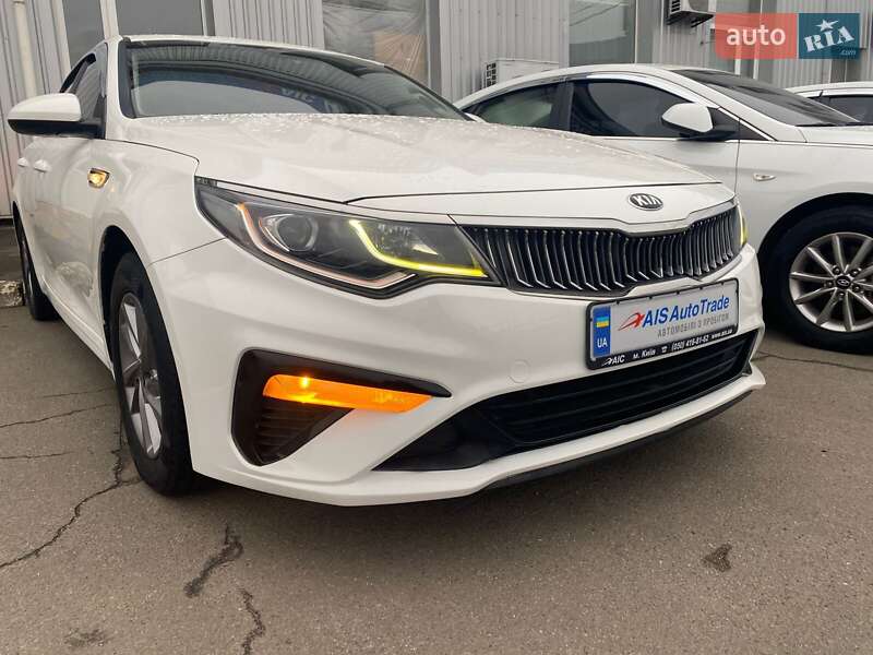 Седан Kia K5 2018 в Киеве