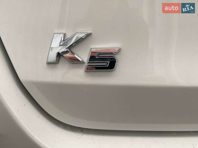 Седан Kia K5 2018 в Киеве