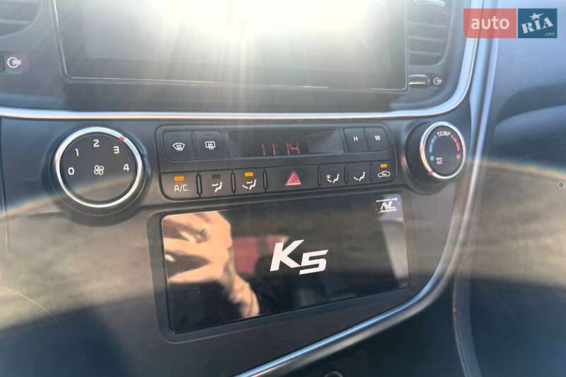 Седан Kia K5 2014 в Киеве