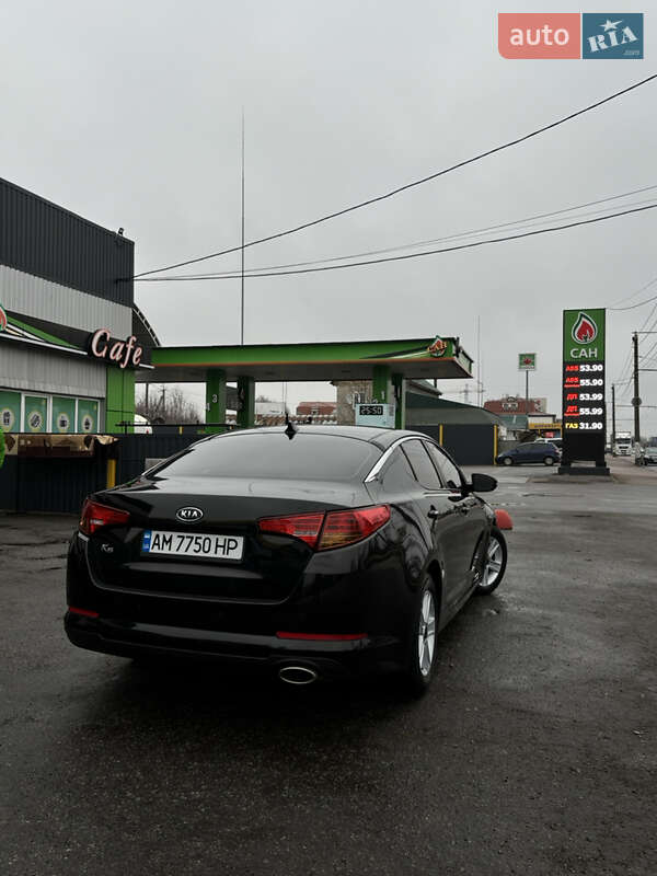 Седан Kia K5 2010 в Житомирі