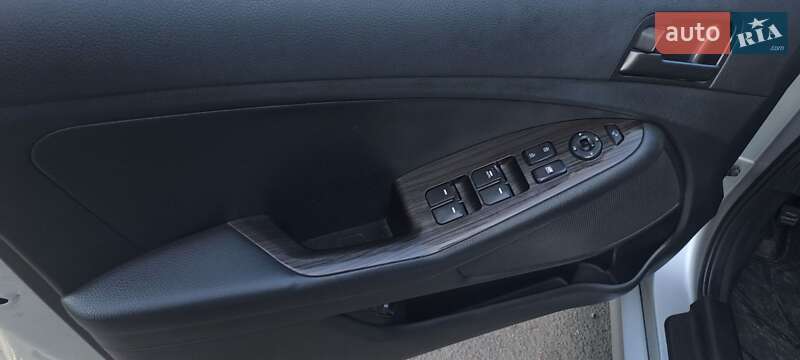 Седан Kia K5 2012 в Николаеве