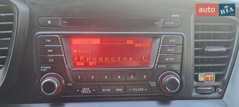 Седан Kia K5 2012 в Николаеве